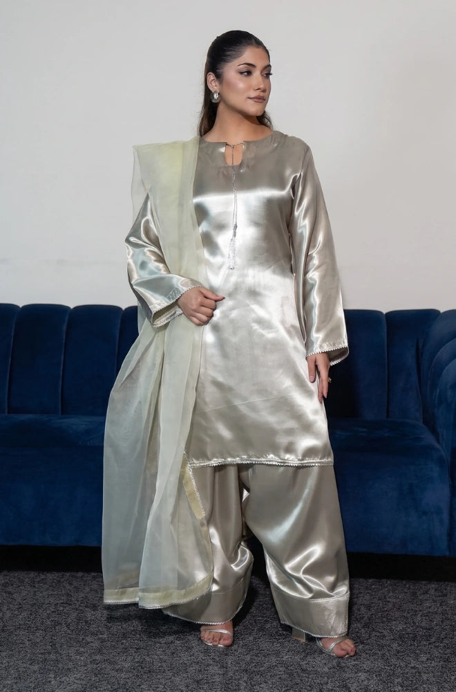 Faveza 3PC ready to wear suit in raw silk, featuring a Farsi shalwar, lace details and a four-side lace dupatta